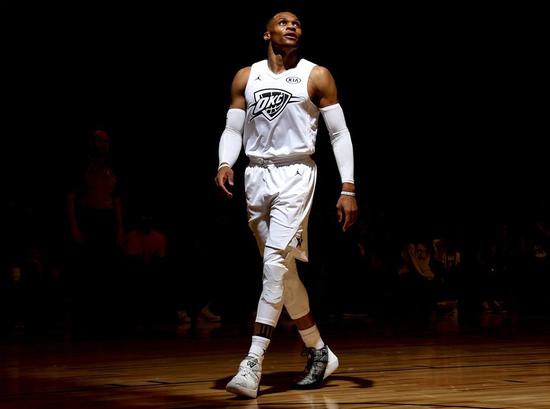 连续20场联赛进球2+，拜仁追平自己保持的德甲历史纪录（拜仁连续20场联赛至少进两球，追平其所保持的德甲历史纪录）