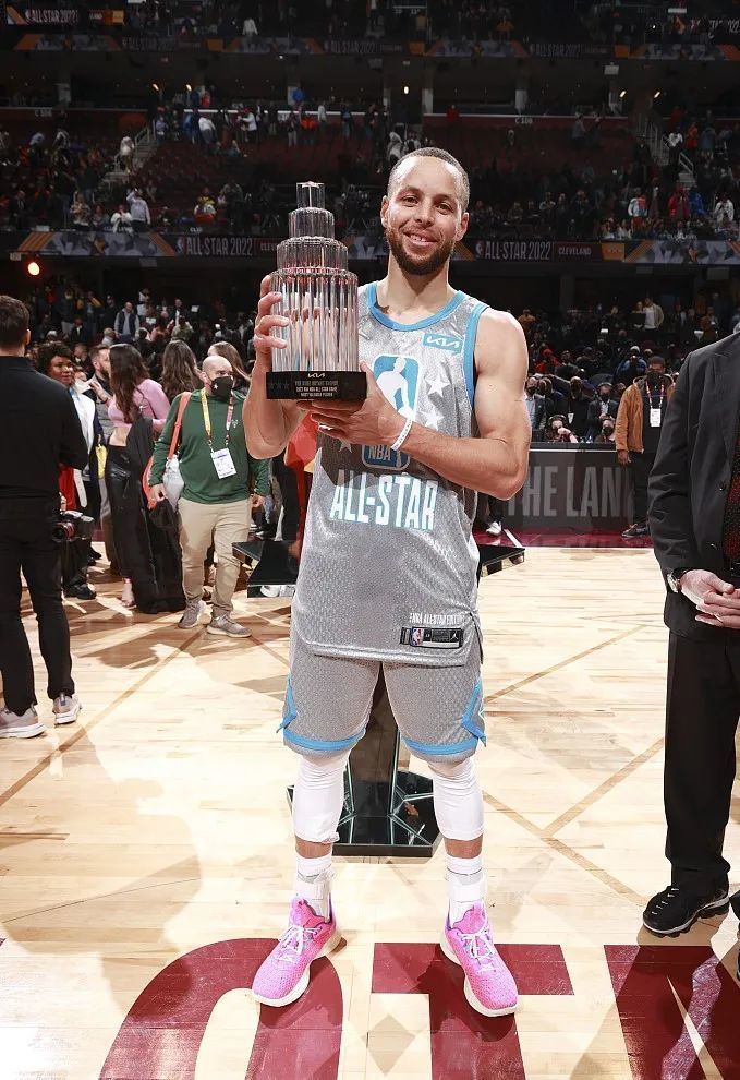 罗体：劳塔罗会进行轮休，皮奥和博尼或将在欧冠中携手首发（罗马体育报：劳塔罗将轮休，皮奥与博尼有望在欧冠联袂首发）