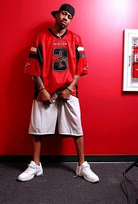 中国队在米兰冬奥会冰壶落选赛中以5-2战胜菲律宾队，取得三连胜，成为唯一全胜队伍。（米兰冬奥冰壶落选赛：中国队5比2胜菲律宾，豪取三连胜成唯一全胜队）