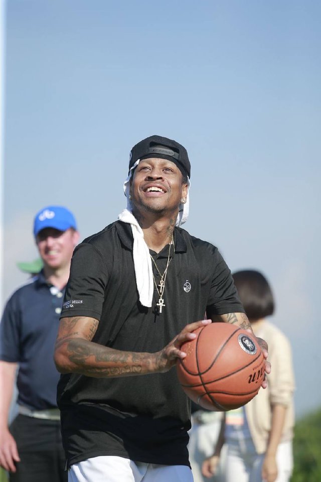 比利亚：西班牙是世界杯上的大热门；亚马尔需要队友支持他（比利亚：西班牙是夺冠大热门，亚马尔仍需队友助力）