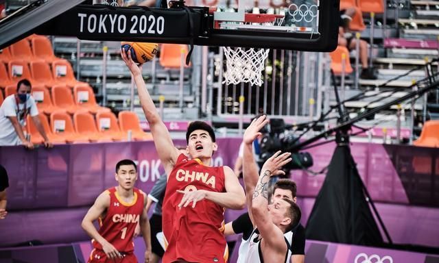 “举重之乡”托举生命重量 一份特殊“伴手礼”递出城市暖心名片（举重名城托起生命之重 一份别样伴手礼传递城市温度）