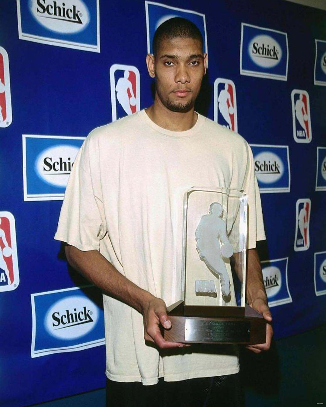 神之一脚！德甲保级队惊现蝎子摆尾式神仙球，现场视角，太丝滑了（逆天一脚！德甲保级队上演蝎子摆尾神球，现场视角行云流水）