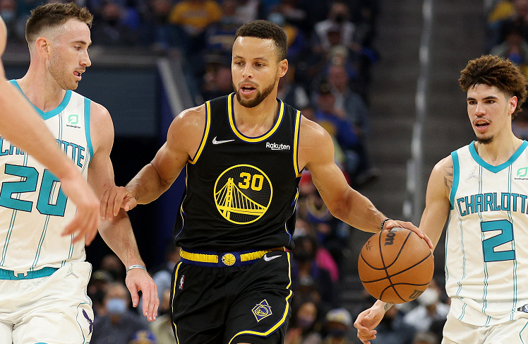 乌杜卡谈阿门进步，火箭新秀正寻找攻守平衡（乌杜卡评阿门成长：火箭新秀寻求攻防平衡）